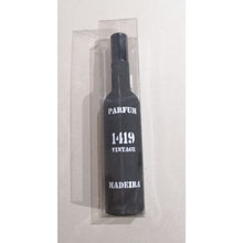 Carregar imagem no visualizador da galeria, Perfume Garrafa Madeira: 1419 Vintage