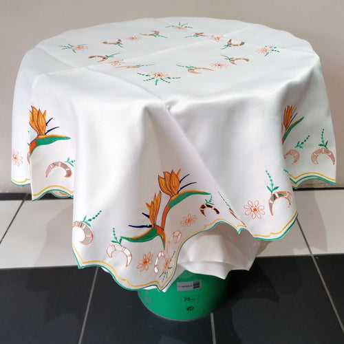 Toalha Estrelícia Bordada à Máquina