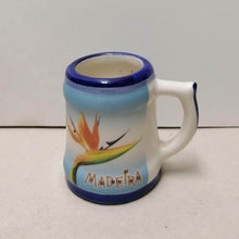 Carregar imagem no visualizador da galeria, Mini Caneca Cerâmica Madeira: Estrelícia
