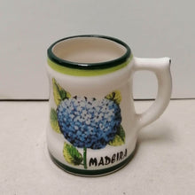 Carregar imagem no visualizador da galeria, Mini Caneca Cerâmica Madeira: Hortência
