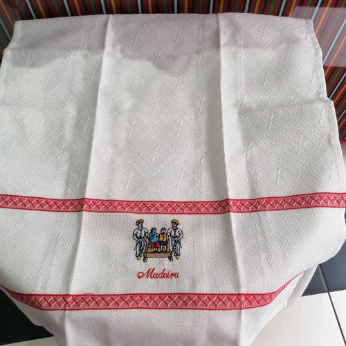 Pano Bordado Carro de Cesto