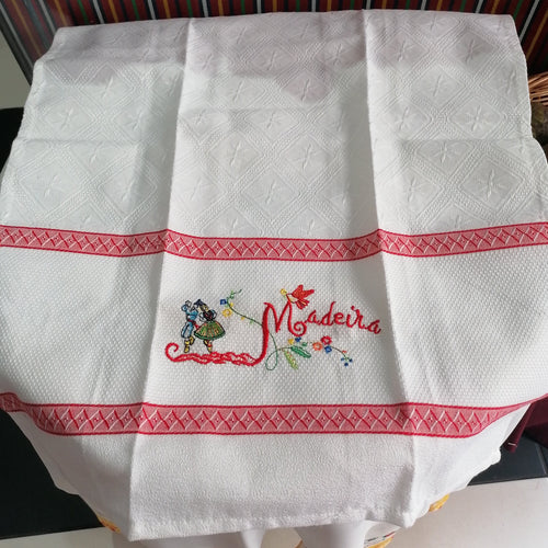 Pano Bordado Vilões Madeira