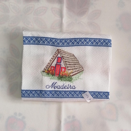 Pano Bordado Casa de Santana