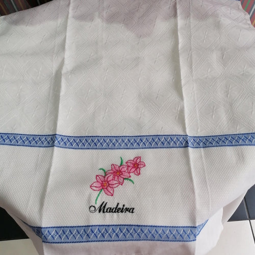 Pano Bordado 3 Flores